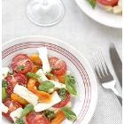 Väikse kaldega tomati-mozzarella salat
