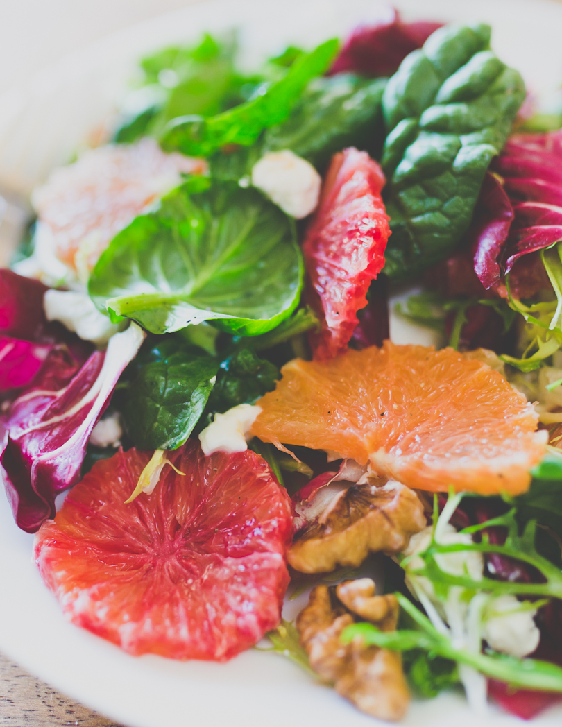 Orange salad with walnuts and goat cheese